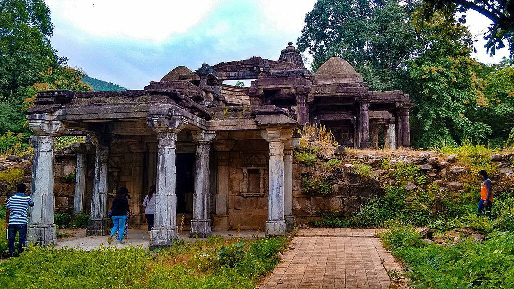 400 year old jain temple polo forest