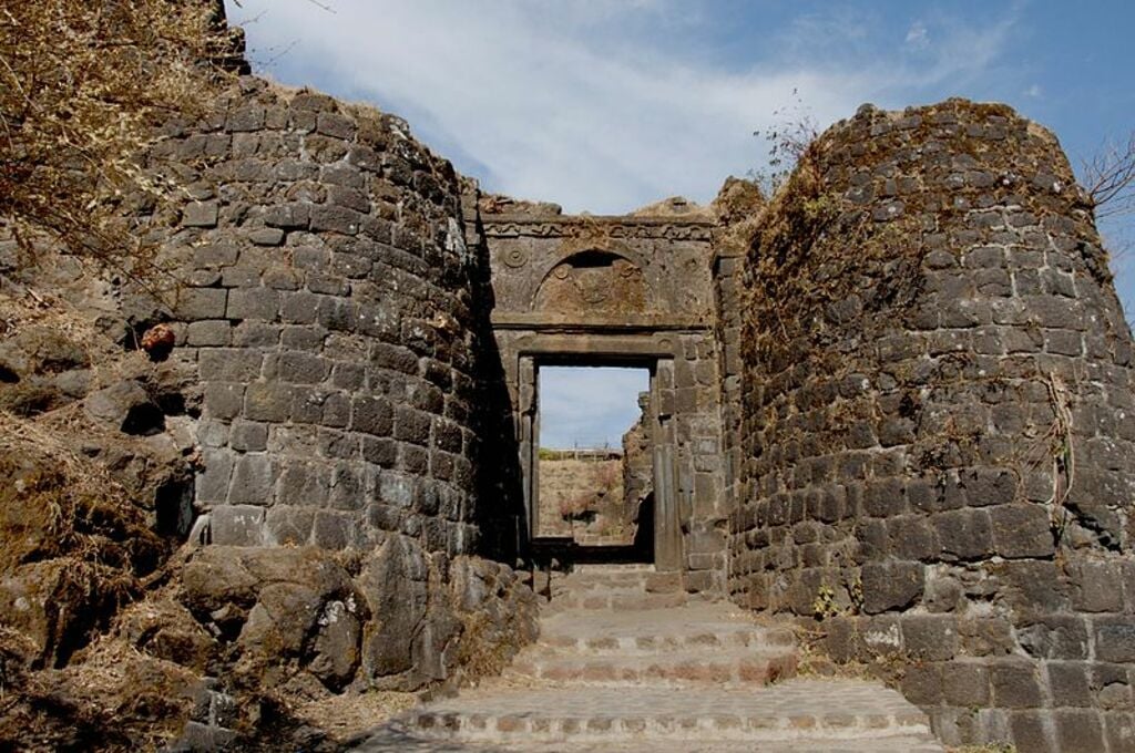 Pune Darwaza - Sinhagad Fort (2)