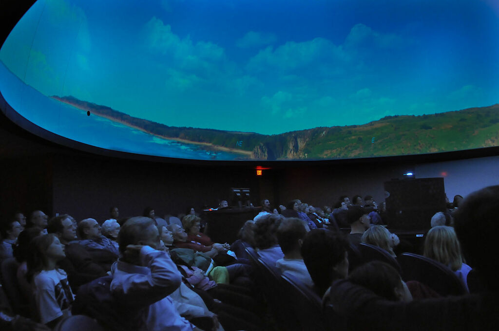 Earth's horizon in planetarium show