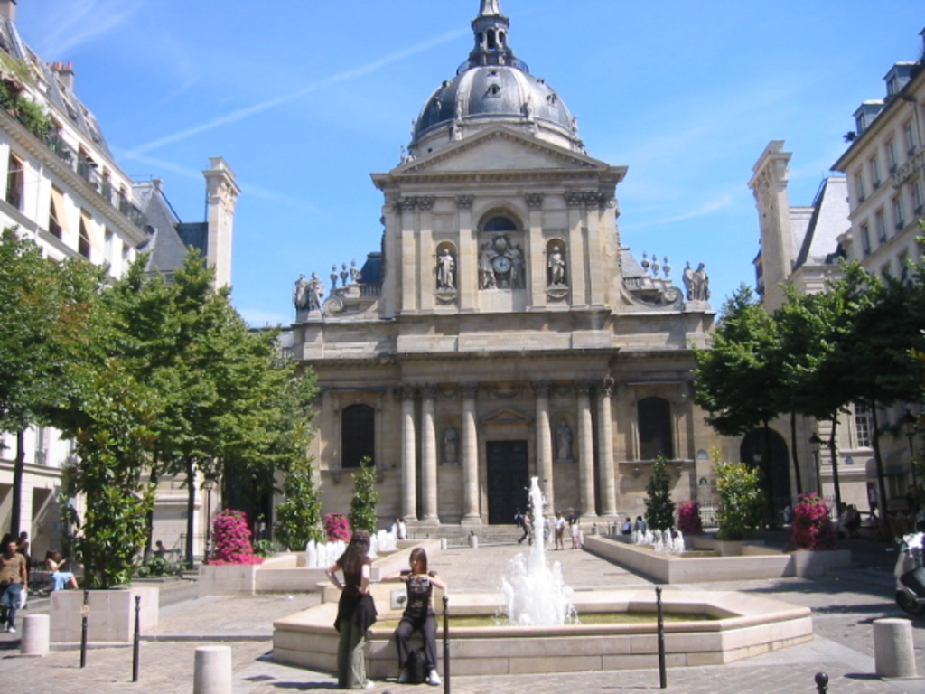 Place et chapelle de la Sorbonne à Paris