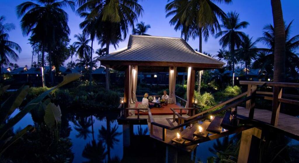 Pavilion dining