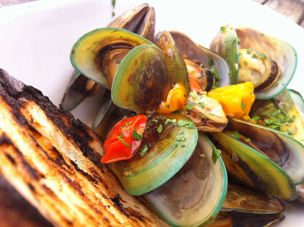 Green-lipped mussels