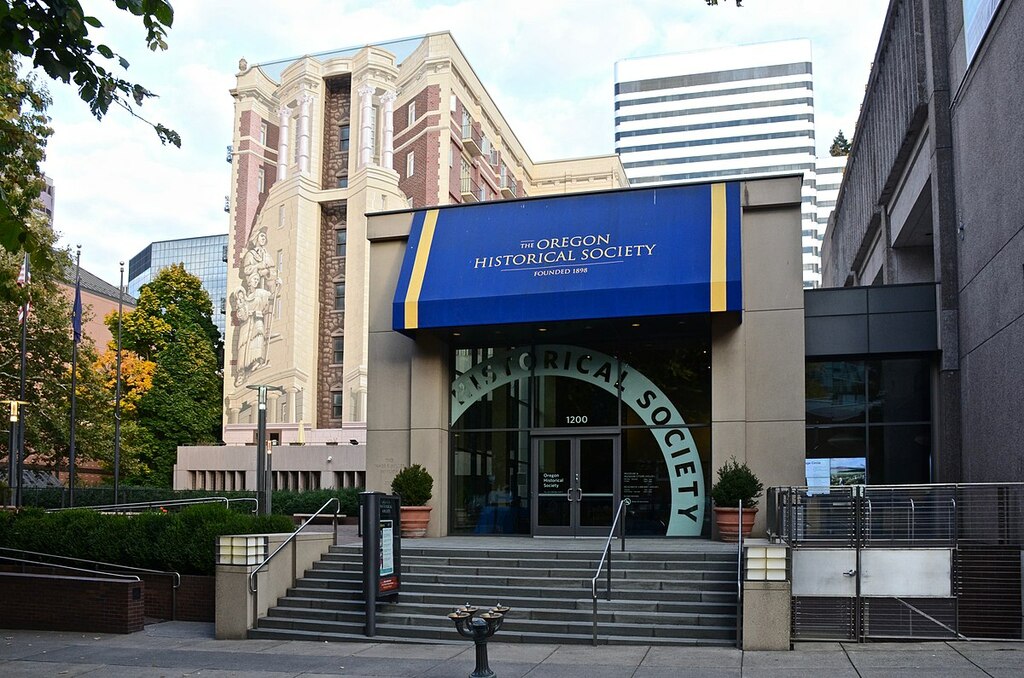 Oregon Historical Society entrance 2019