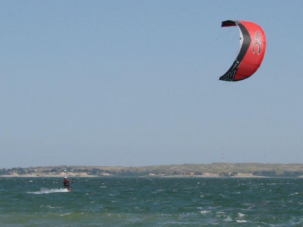 Lake McConaughy Kite Surfing (800485270)