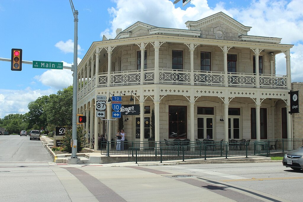 Boerne-tx(dienger-building)2016-2